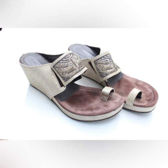 Donald J. Pliner Gilett wedges - Picture 10 of 14